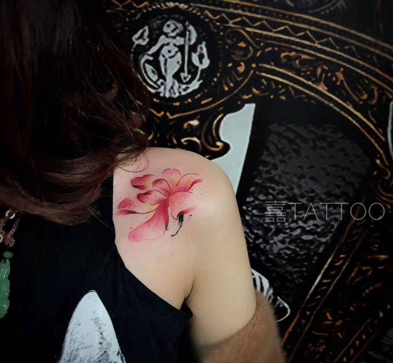 水墨莲花纹身图片