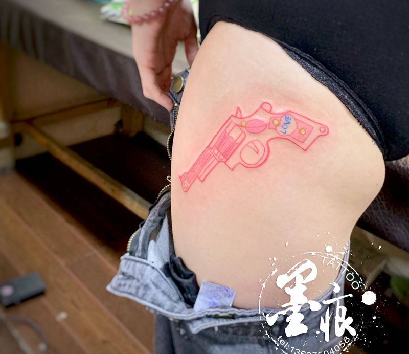 《粉色.左轮》纹身图片_腿部New SchoolOld School纹身图案