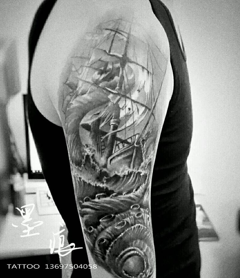 帆船、章鱼、浪花纹身图片_手臂手部欧美写实动物成品纹身图案