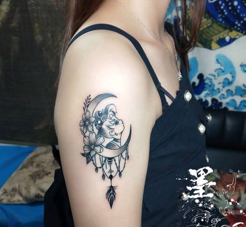 美少女纹身图片_手部手臂点刺Old School纹身图案