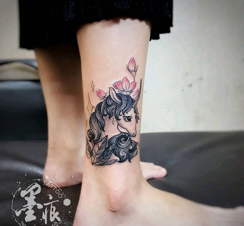 独角兽纹身图片_腿部脚部欧美清新原创成品纹身图案