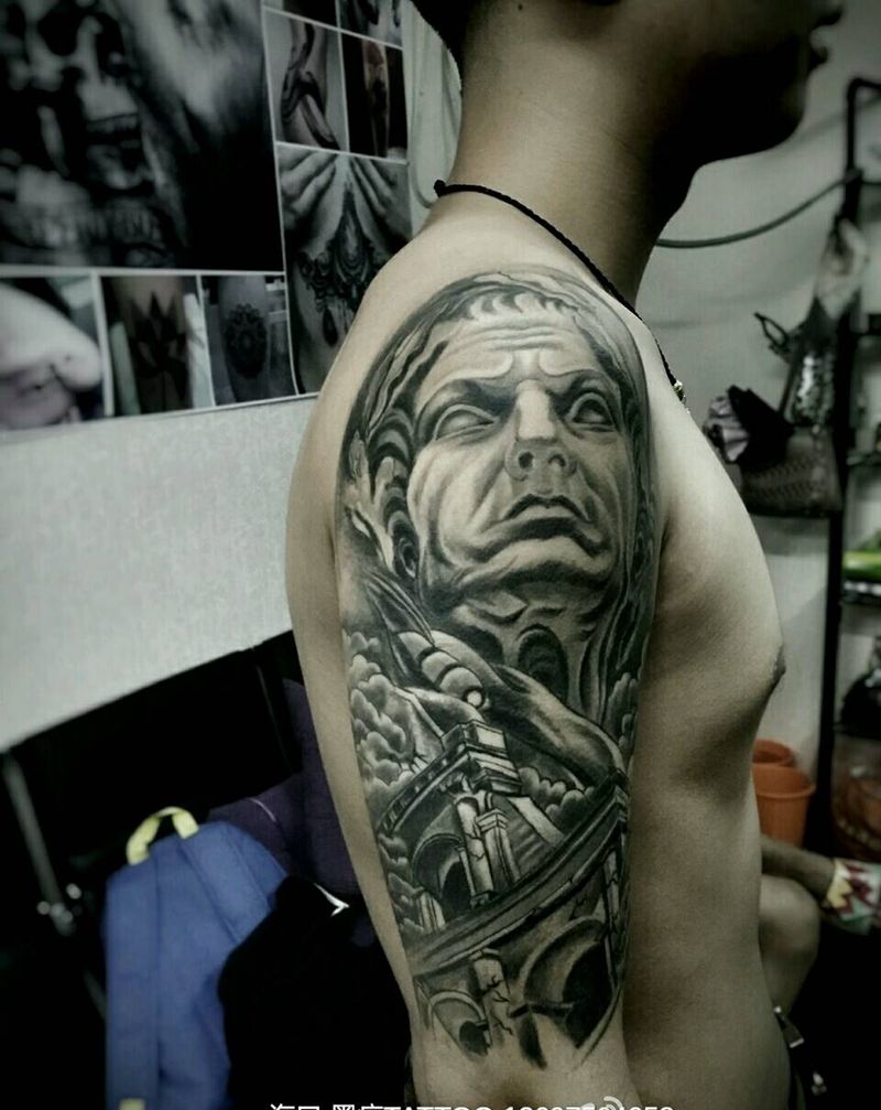 一年前作品恢复好纹身图片_手臂手部欧美人物成品纹身图案