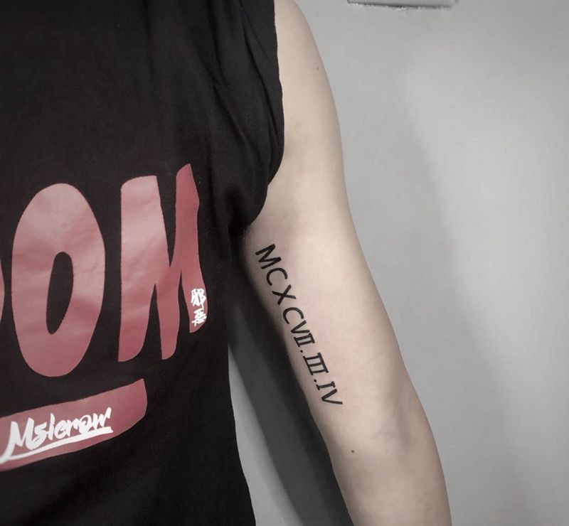 情侣罗马数字纹身图片