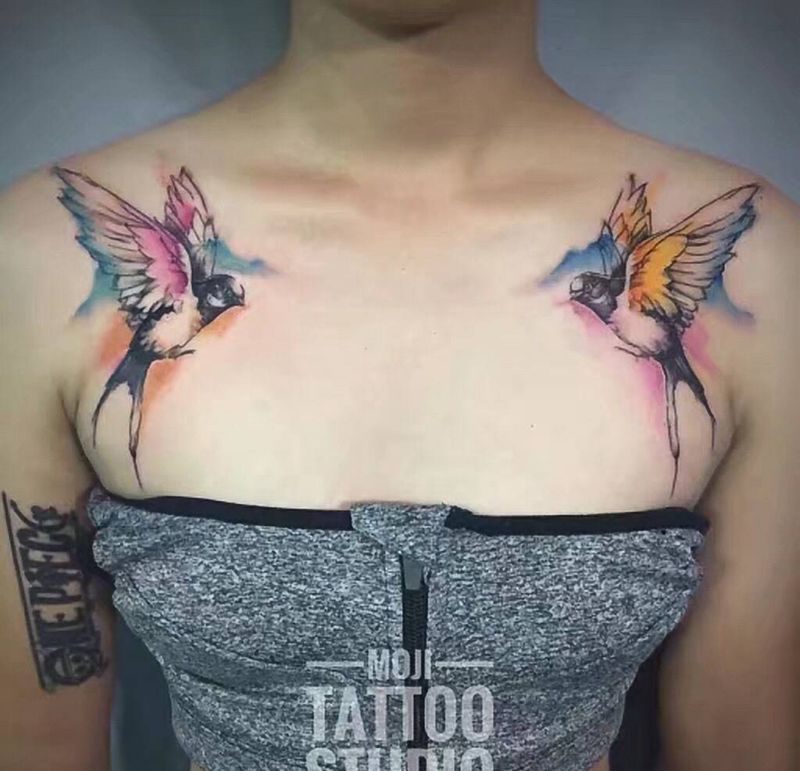 泼墨燕子纹身图片