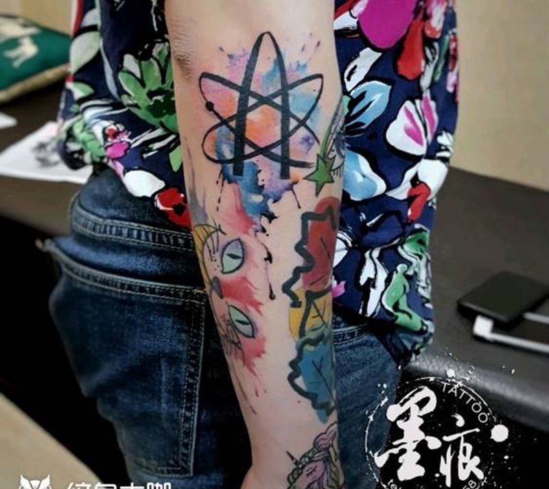 《星轨》水彩拼着拼着就成水彩纹身图片_腹部腰部臀部手臂手部欧美清新几何原创成品纹身图案