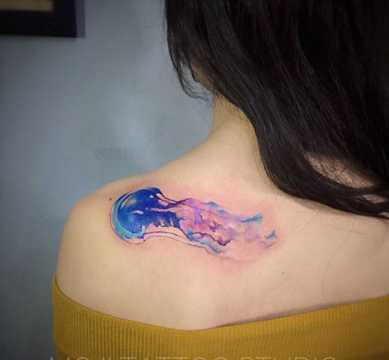 水母遮盖纹身图片