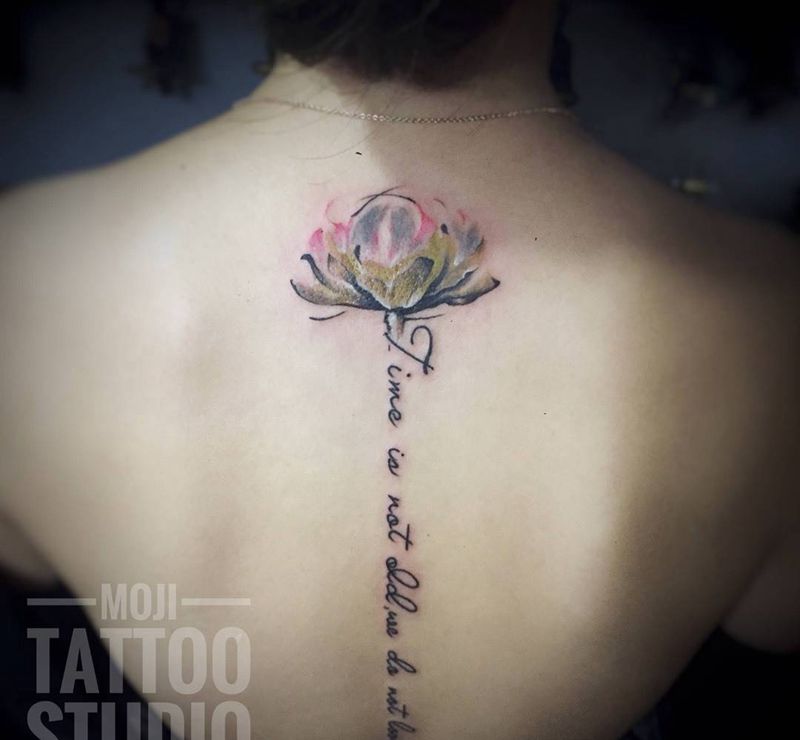 水墨花加英文纹身图片