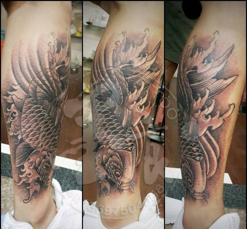 锦鲤纹身图片_腿部脚部传统动物原创成品纹身图案