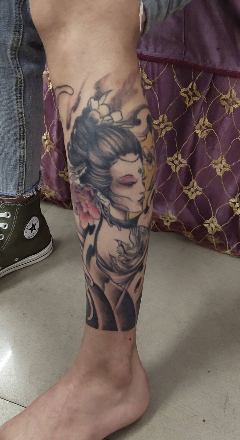 包小腿纹身图片_腿部纹身图案