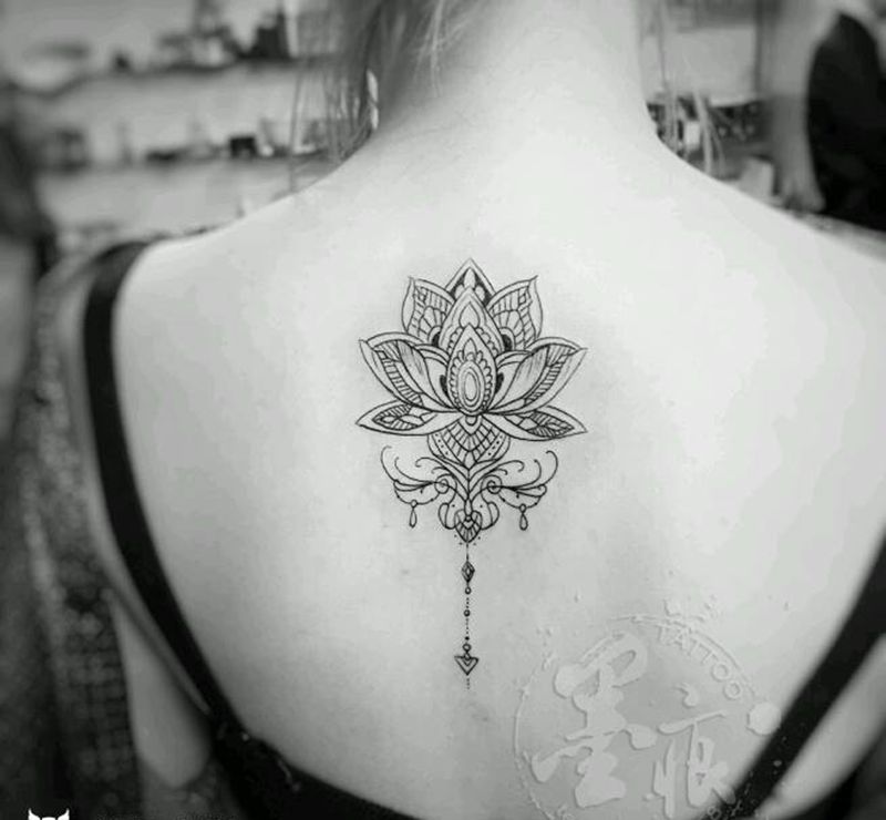 梵花纹身图片_背部清新几何成品纹身图案