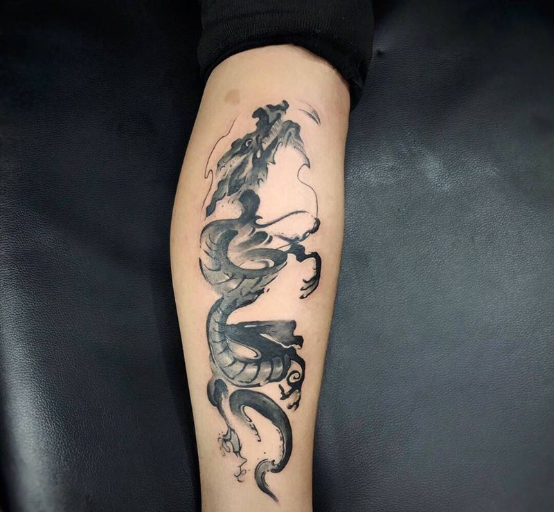 水墨龙纹身图片