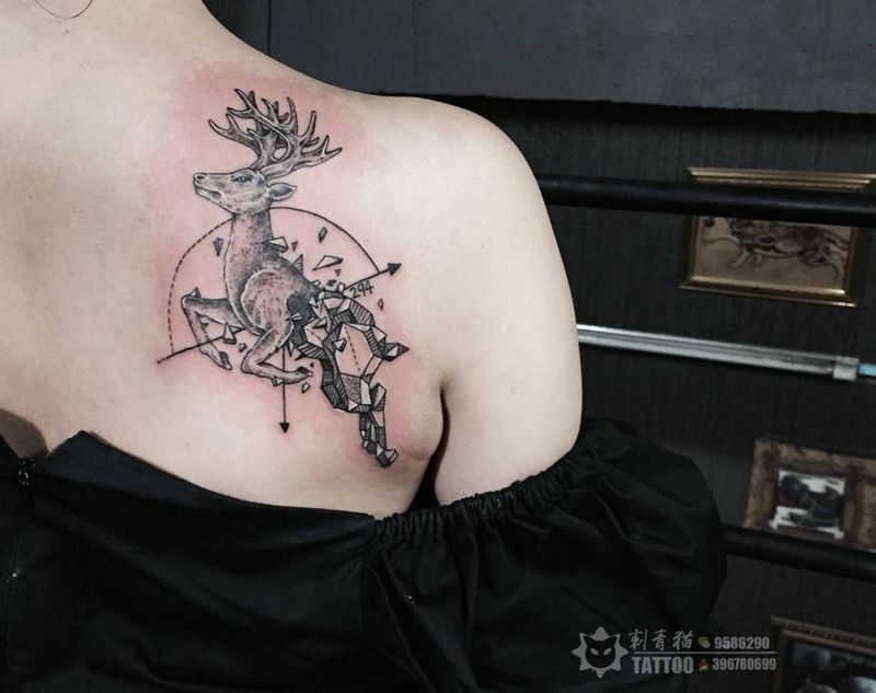鹿纹身图片_成品手臂手部欧美清新动物麋鹿纹身图案