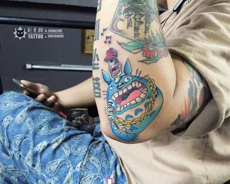 龙猫纹身图片_手臂手部New School龙猫纹身图案