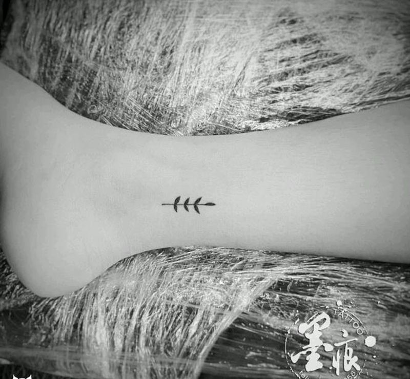 清新小图纹身图片_腿部脚部清新纹身图案