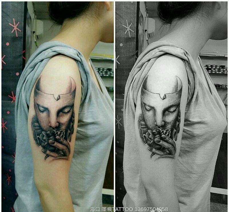 面具纹身图片_手臂手部欧美肖像人物成品纹身图案