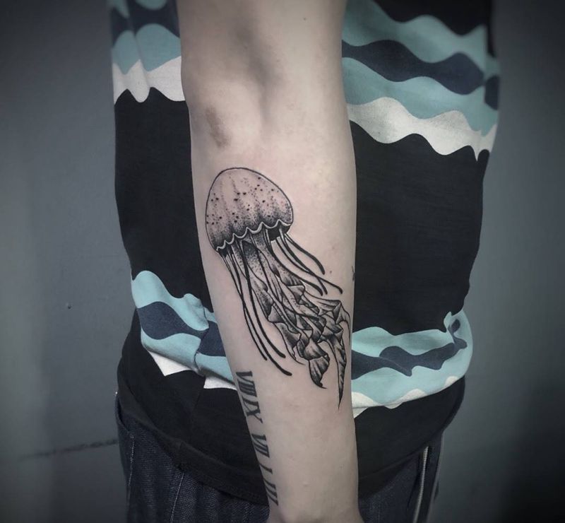 点刺水母纹身图片