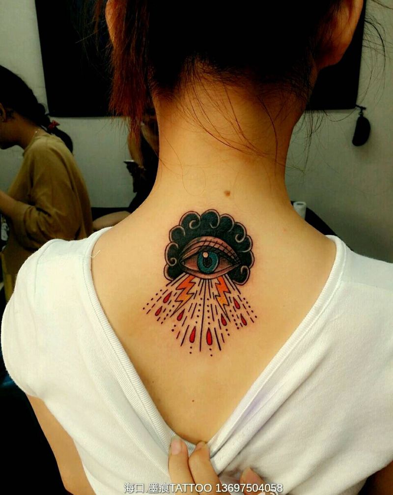 《眼》遮盖作品纹身图片_颈部背部欧美几何成品纹身图案