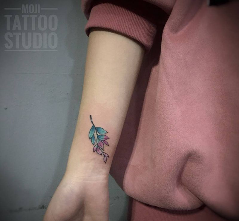 彩色叶子纹身图片