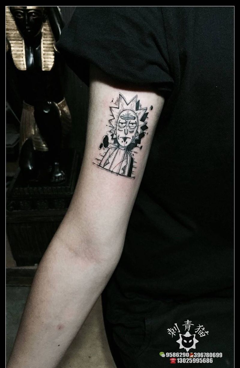 瑞克和唐纳德纹身图片_成品手部手臂欧美清新动物人物唐老鸭纹身图案