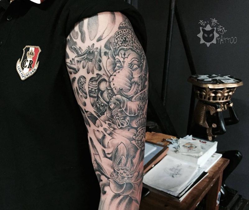 象神纹身图片_手部手臂新传统老传统象神纹身图案