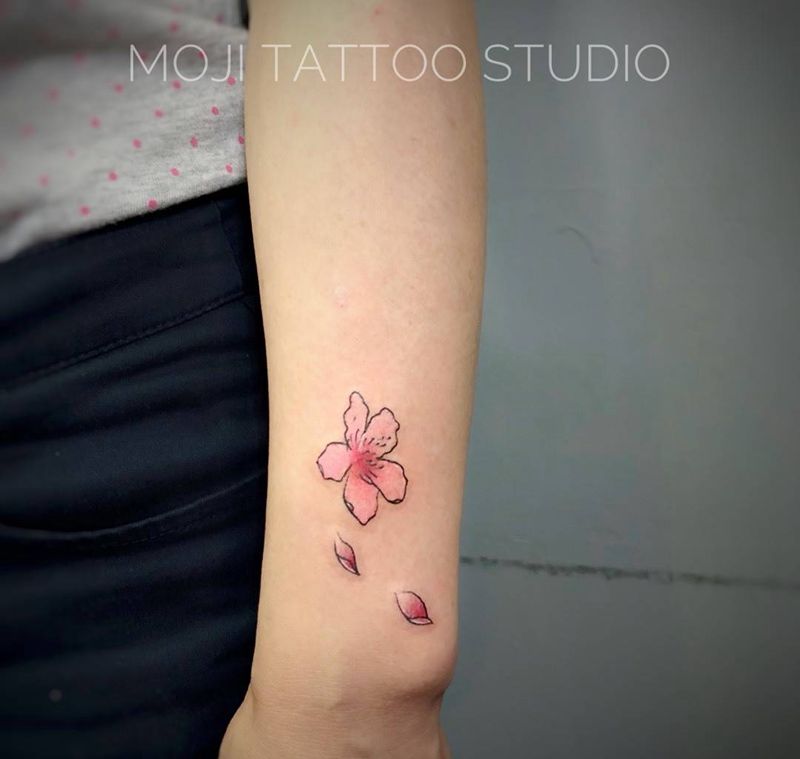 樱花遮盖斑纹身图片