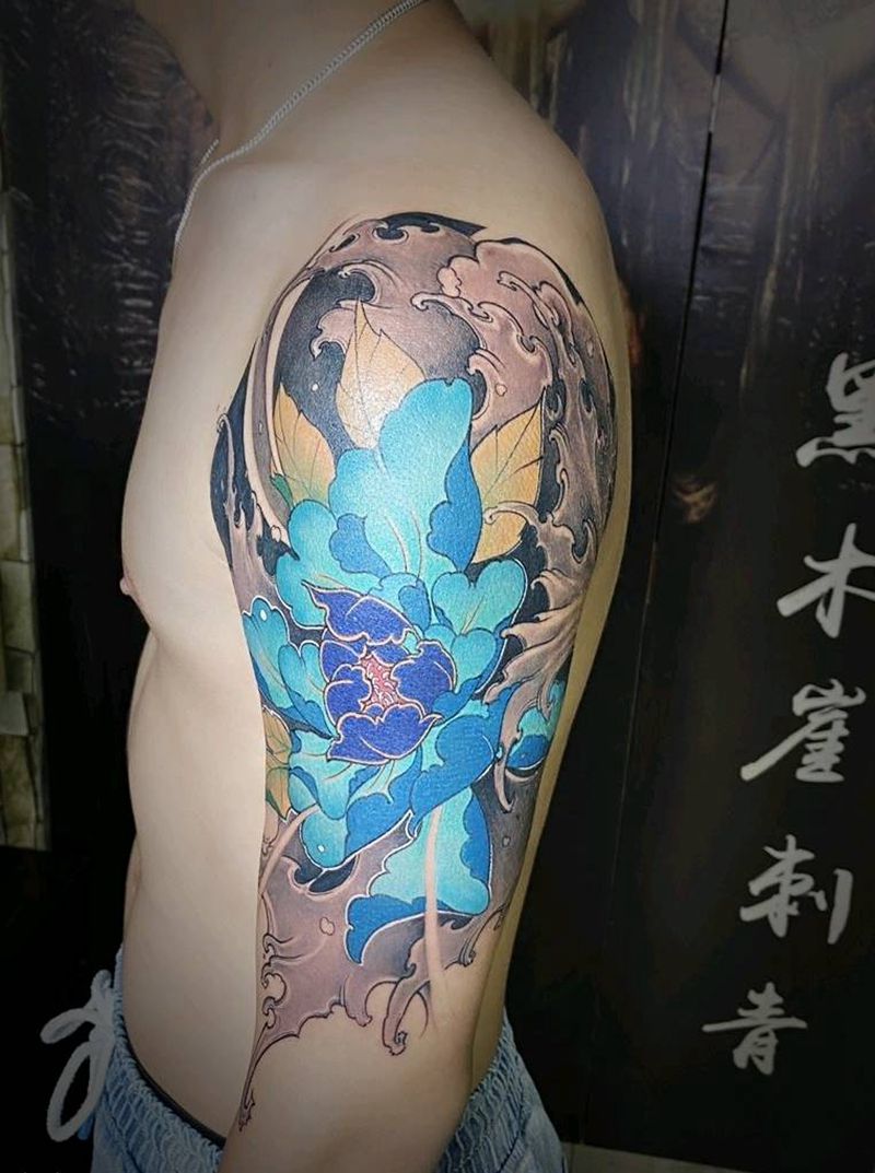 牡丹纹身图片_手臂老传统纹身图案