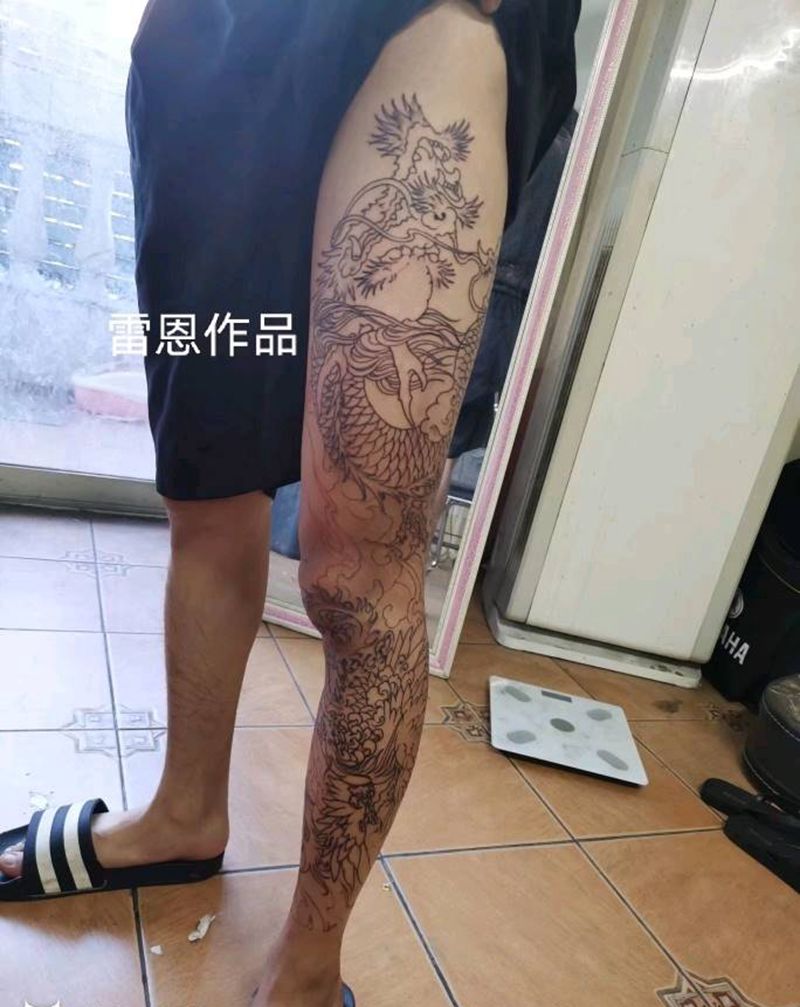 花腿包腿纹身图片_腿部新传统欧美写实纹身图案