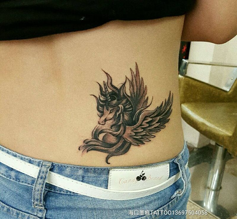 独角兽纹身图片_腰部欧美动物成品纹身图案
