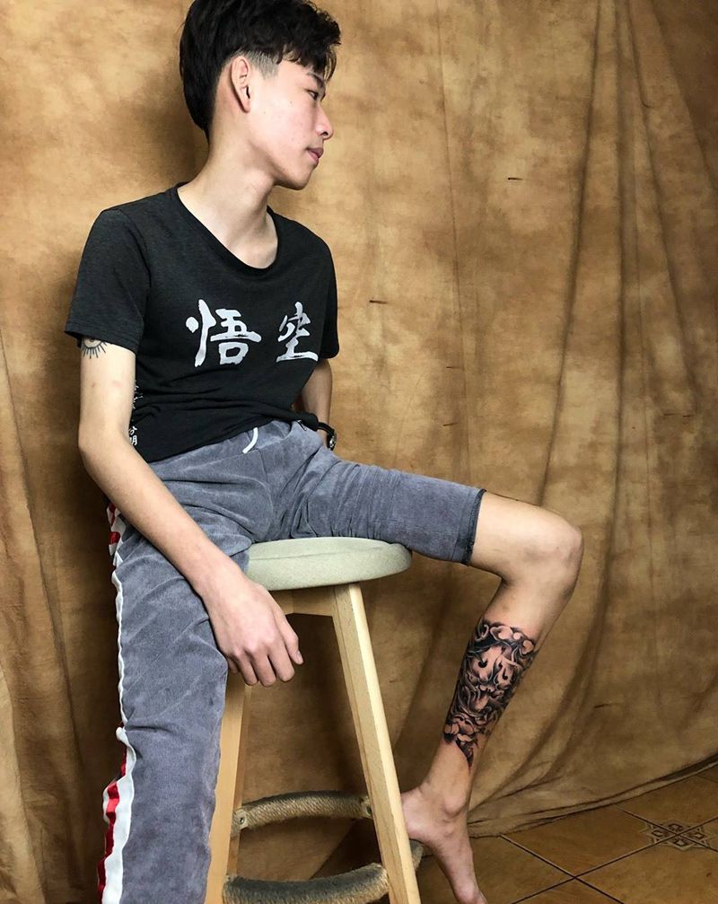 小腿纹身图片
