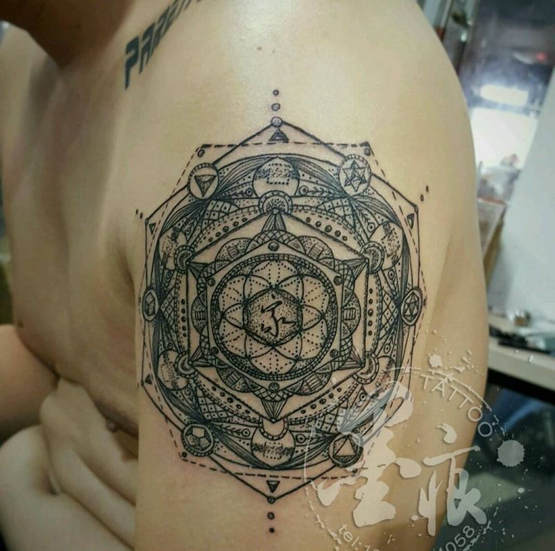 复杂几何纹身图片_手臂手部欧美清新几何原创成品纹身图案