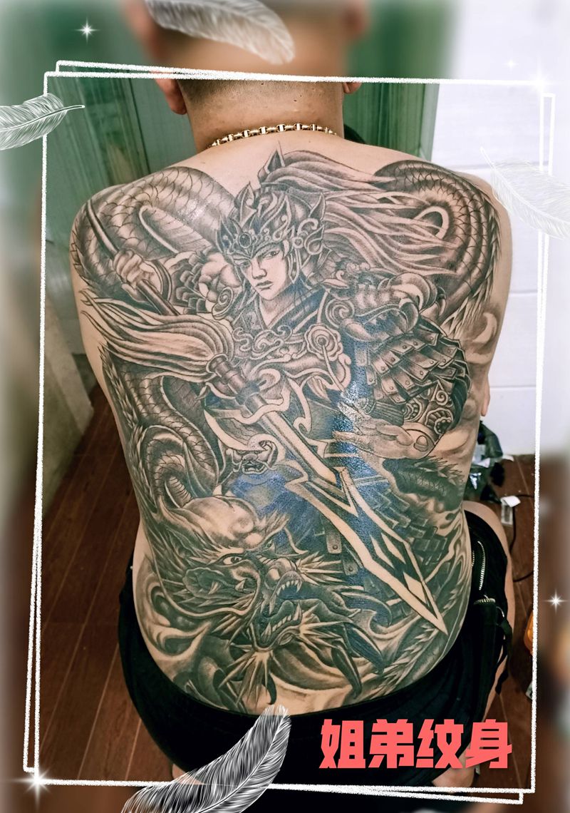 赵云降龙纹身图片_背部纹身图案