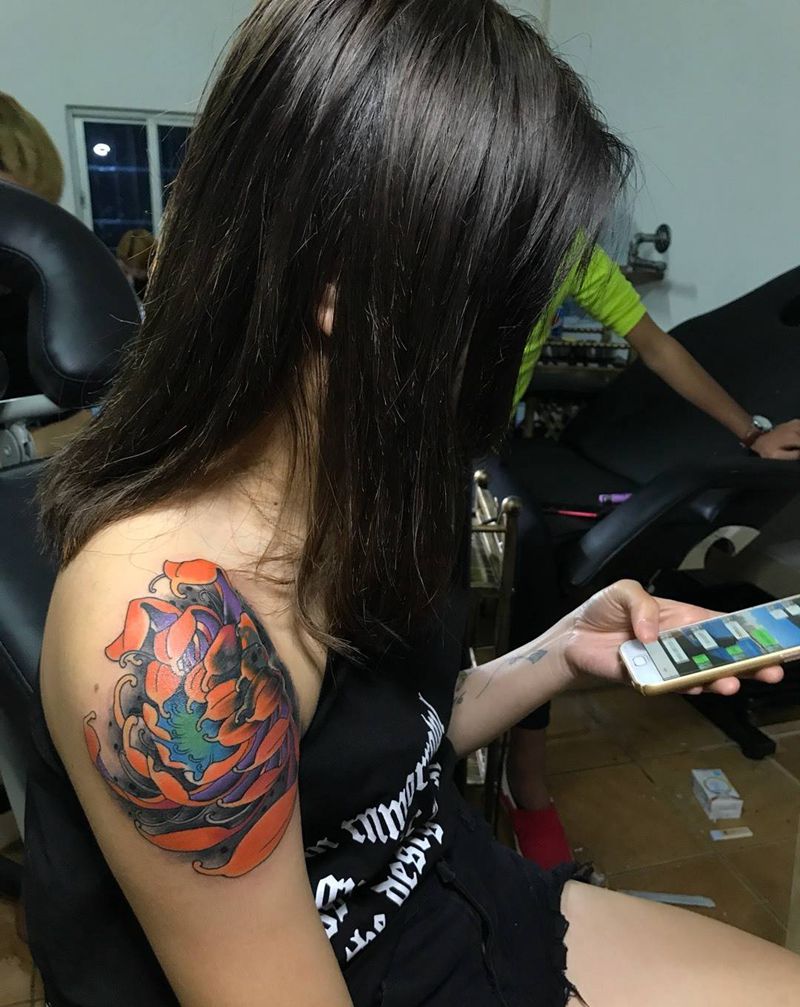 菊花纹身图片_手臂传统植物菊花纹身图案