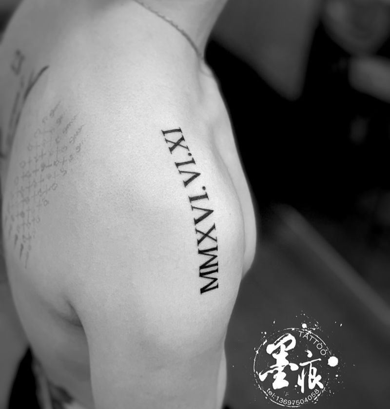 罗马纹身图片_肩部字符纹身图案