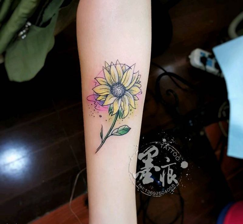 向日葵纹身图片_手部欧美传统习俗清新植物原创成品纹身图案