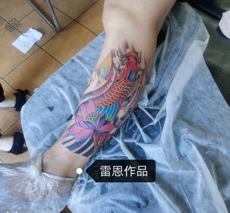 鲫鱼纹身富贵纹身图片_腿部纹身图案