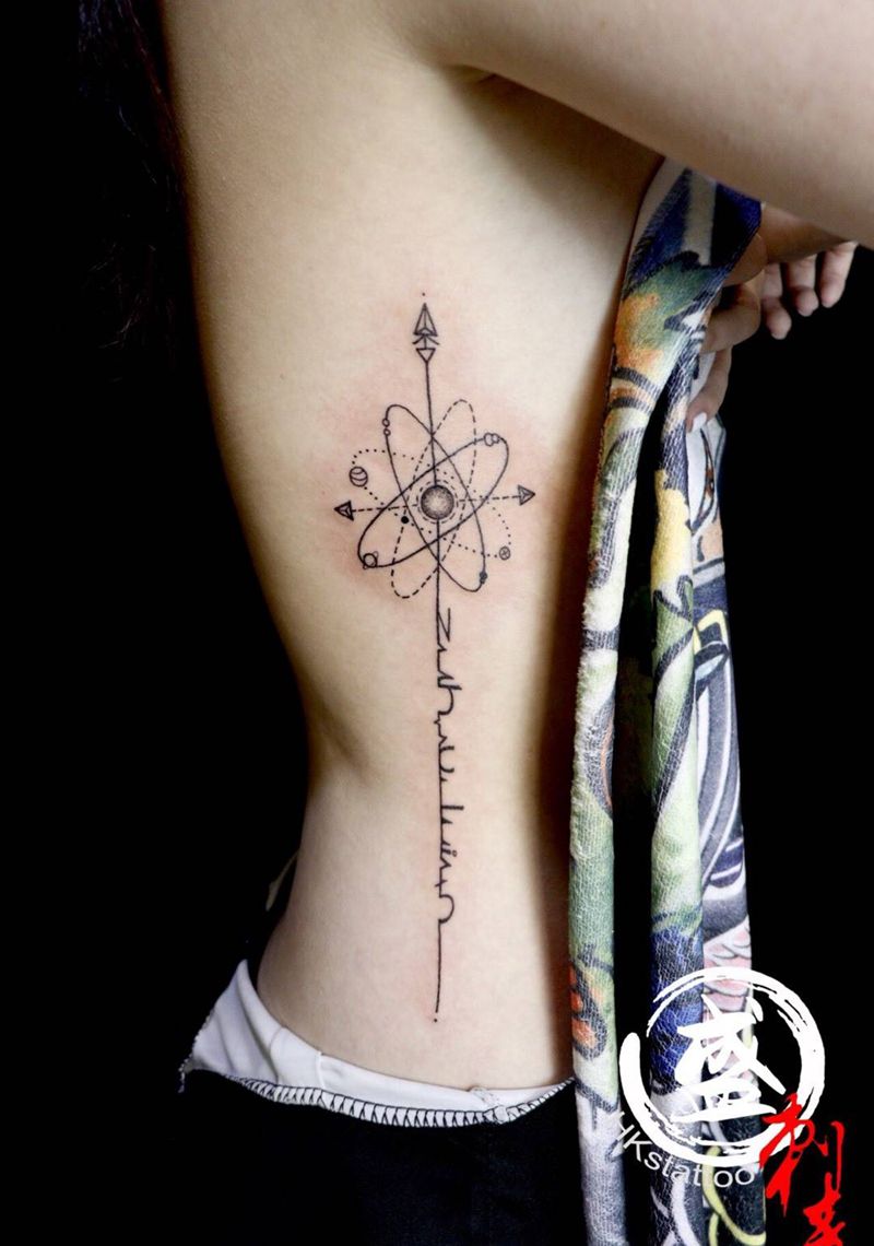 箭头纹身图片_腰部几何纹身图案