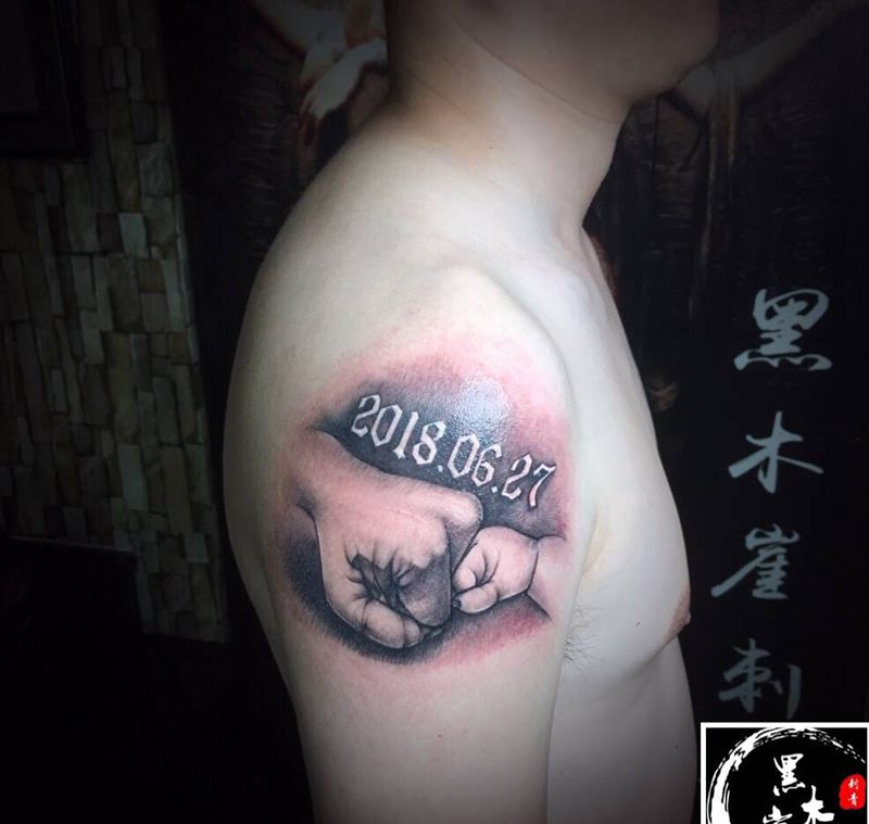 父子纹身图片_手臂欧美写实纹身图案