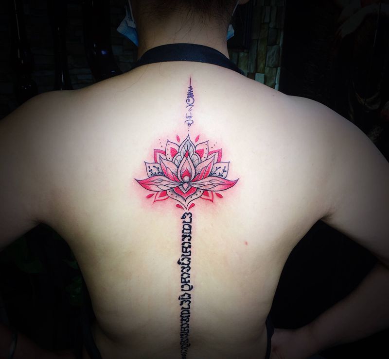 梵花纹身图片_背部纹身图案