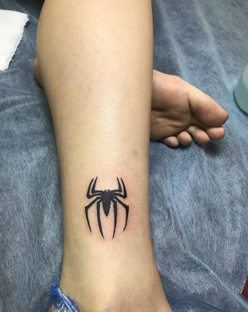 蜘蛛侠纹身图片_腿部图腾几何纹身图案