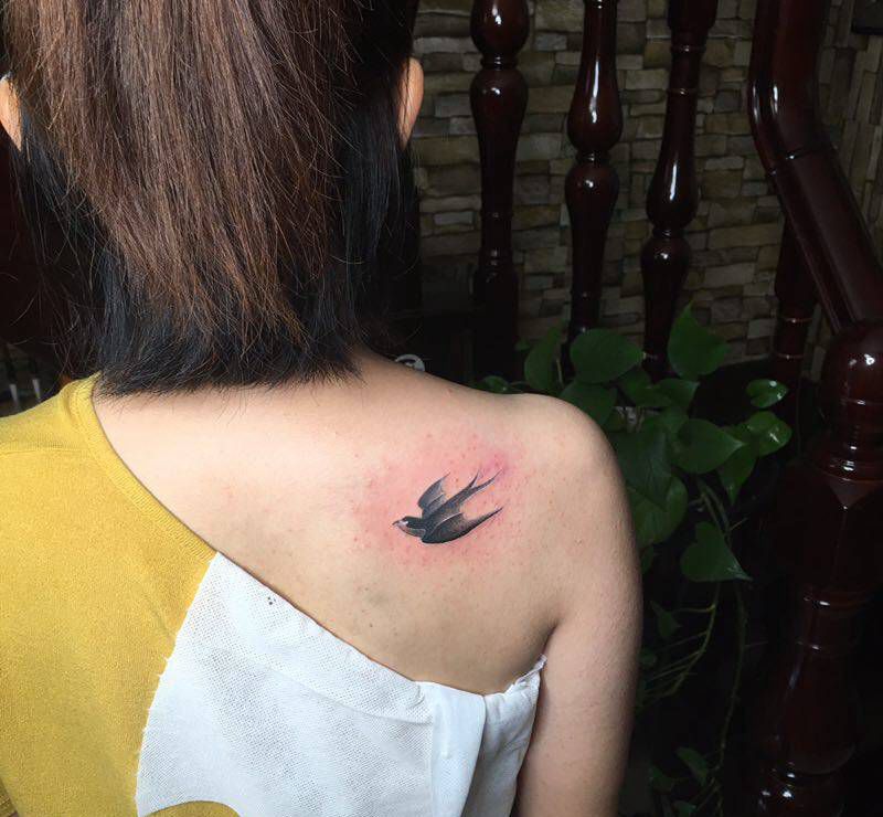 飞燕纹身图片_Old School纹身图案