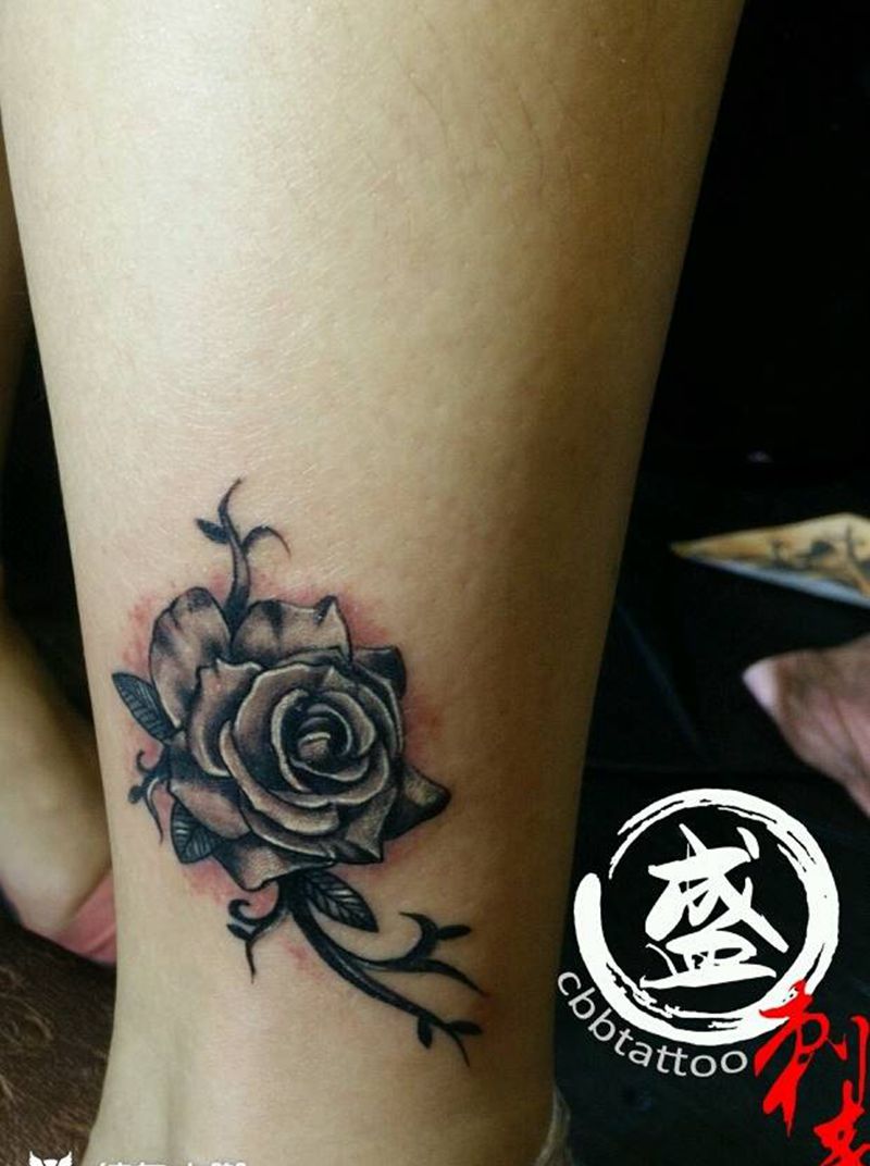 玫瑰花纹身图片_腿部欧美写实植物成品纹身图案