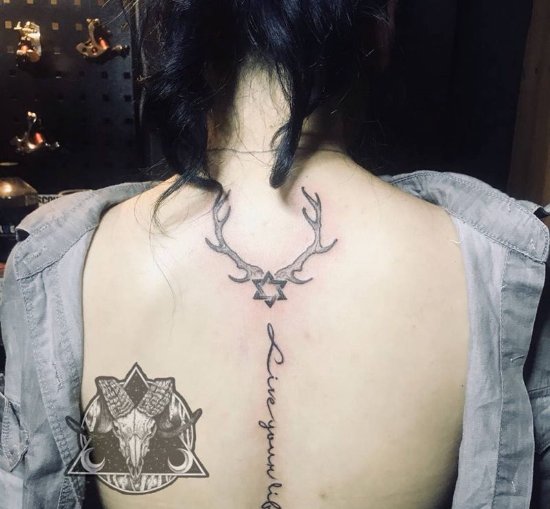 鹿角 六芒星纹身图片