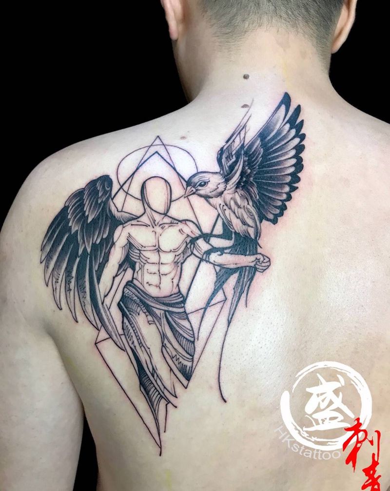 人物纹身图片_肩部几何水墨纹身图案