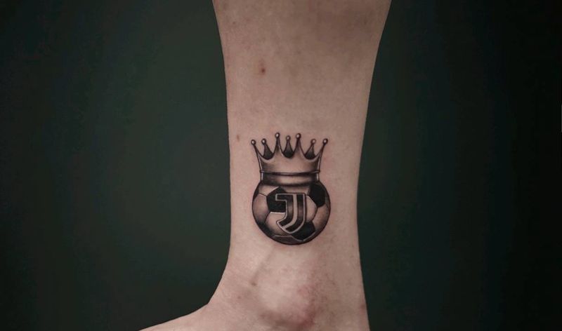 尤文图斯纹身图片_脚部纹身图案