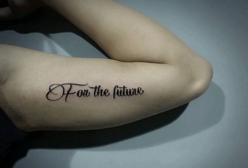 为了未来纹身图片_手臂传统字符英文成品纹身图案