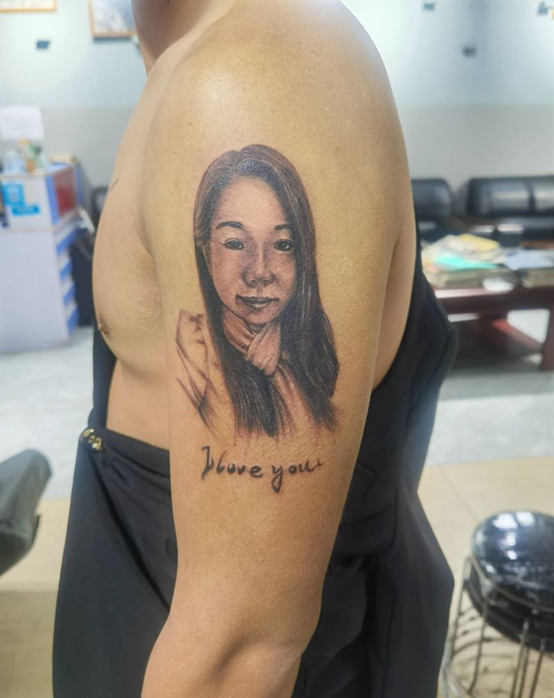 肖像纹身图片_手部纹身图案