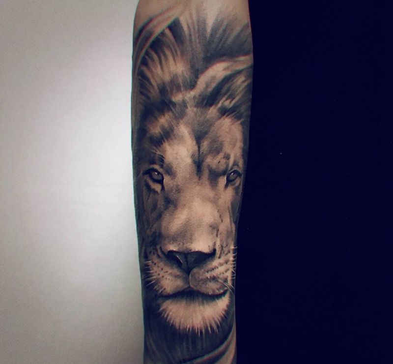 狮子【根作品】纹身图片_手臂欧美写实狮子纹身图案