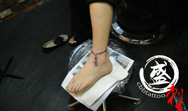 脚链纹身图片_脚部欧美清新静物成品纹身图案