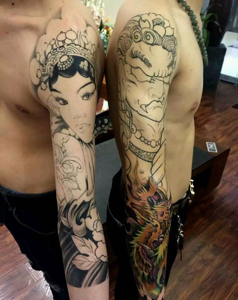 花臂男纹身图片