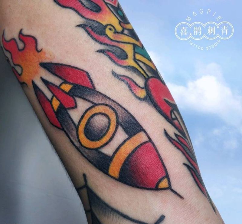 火箭纹身图片_手臂纹身图案